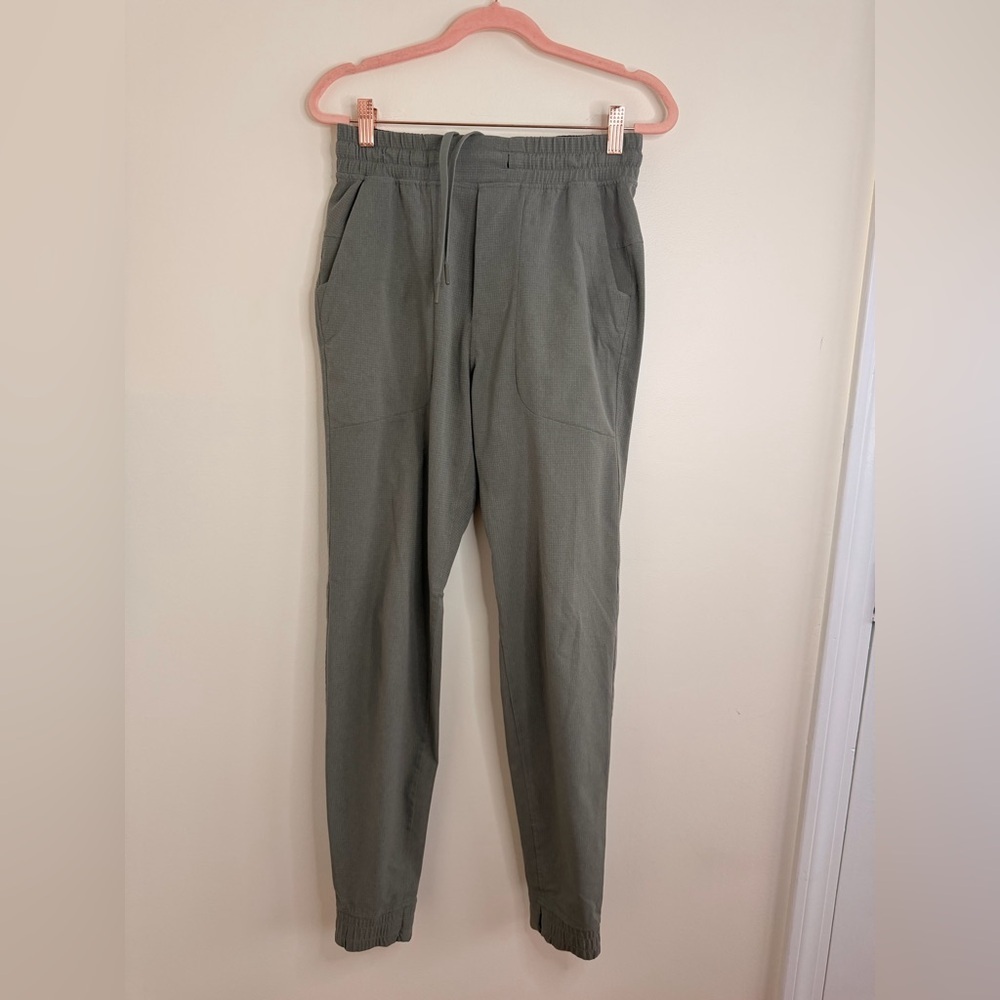 lululemon athletica Womans Sage Green Joggers